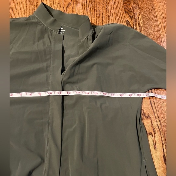 ADAY | Something Borrowed Button Up Shirt Moss Green Sz S - Picture 5 of 7